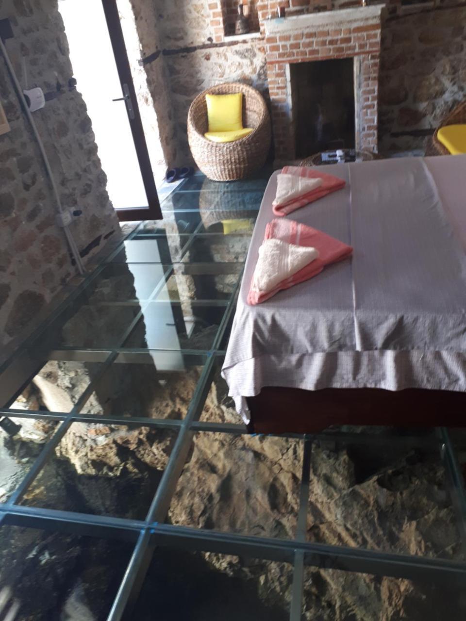Nuci'S Home Glass Floor Tushemisht Exteriör bild